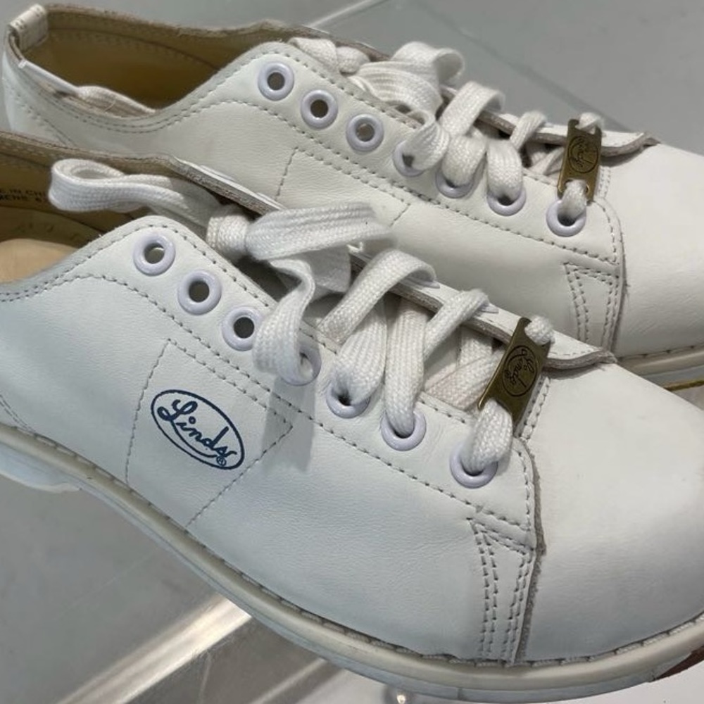 Linds pro bowling women’s LadyB: 6.5 left and right hand bowling shoes New